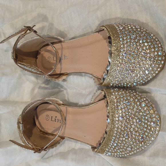 (J36) Link Gold Crystal Embellished Sandals - Picture 1 of 10